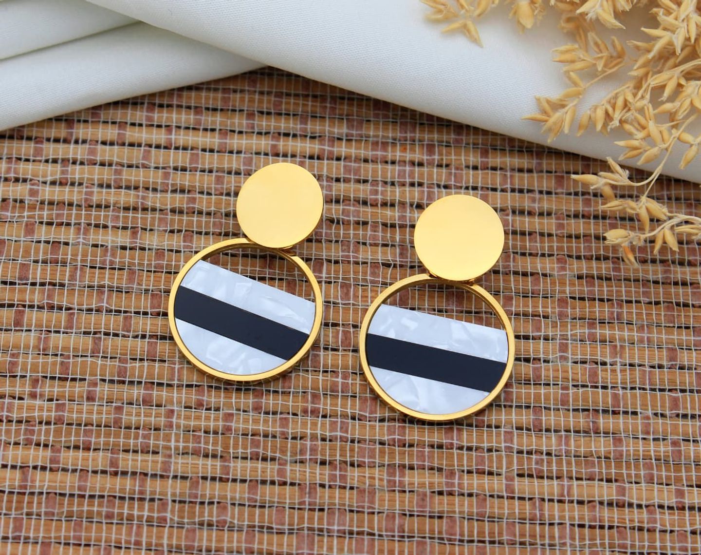 Geometric Circle Earrings