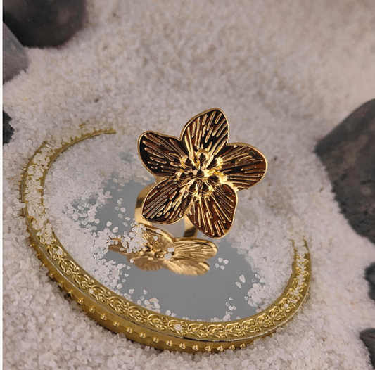 Golden Bloom Flower Ring